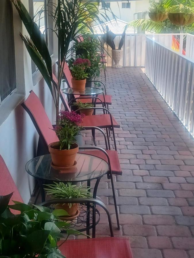 The Big Coconut Guesthouse - Gay Men'S Resort Fort Lauderdale Exterior foto